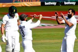 SOUTHAFRICA-ALLOUT-FOR-197-RUNS-IN-1ST-INNINGS