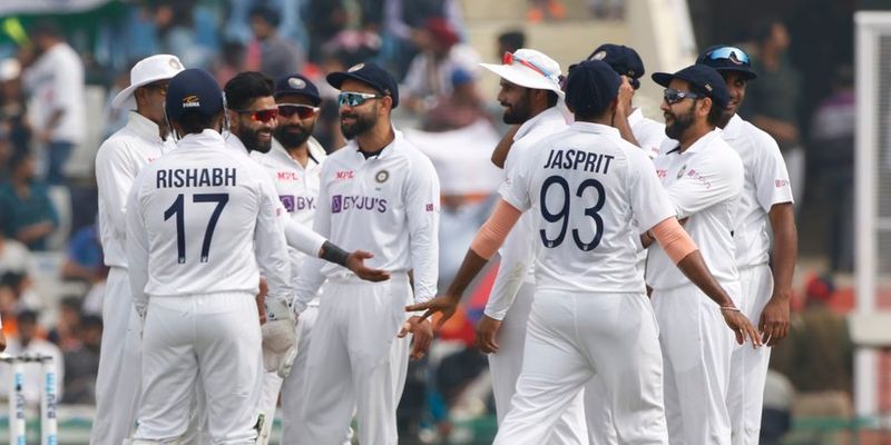 INDIA-BEAT-SRILANKA-1STTEST-WITH-INNINGS-222-RUNS